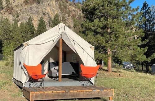Shoup RV Rental | Elderberry tent & Lewis tent