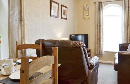 Cayton House | Eldin Hall Cottage 1 - Uk2483