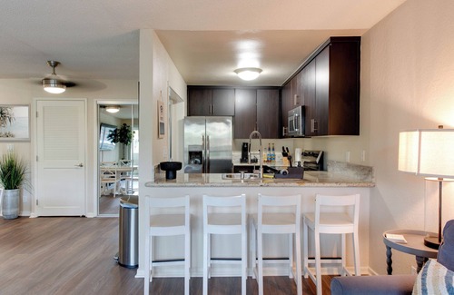 Marina del Rey Apartment | Electric Blue Abode! Central and Oceanside