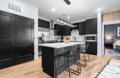 West End Condo | Electric - Odyssey - West End Top Floor 2 Bedroom - Minutes from Broadway