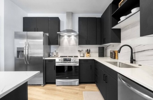 West End Condo | Electric - Odyssey - West End Top Floor 2 Bedroom - Minutes from Broadway