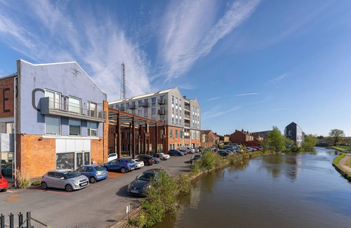 Coventry Apartment | Electric Wharf 2-bed Apartment FREE Parking & WiFi