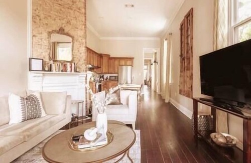 Faubourg Delachaise House | Elegance on Magazine St., as seen on HGTV, Elegance on Magazine St. as seen on HGTV