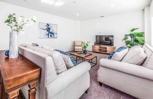 Ontario House | Elegance on Newton #41475