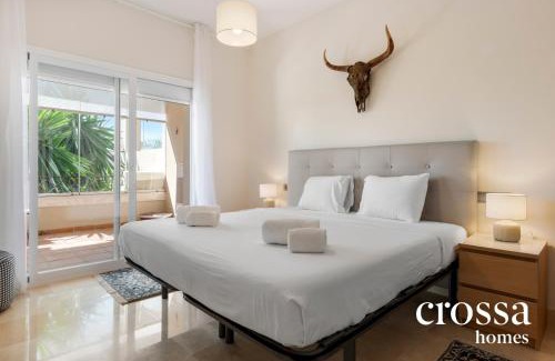 New Golden Mile Apartment | Elegance & Peace, Sunny Terrace, Toscana Hills