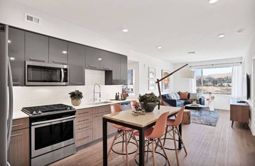 Fremont Condo | Elegant 1BR Condo w Pool & Fire Pit at Aya Apartments