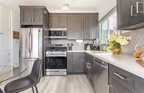El Segundo Apartment | Elegant 1BR Oceanview Retreat in Manhattan Beach with Parking