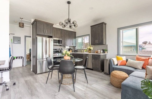 El Segundo Apartment | Elegant 1BR Oceanview Retreat in Manhattan Beach with Parking