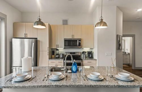 Fort Worth Apartment | Elegant 2 BD 2BA Retreat Ideal for Comfort Style