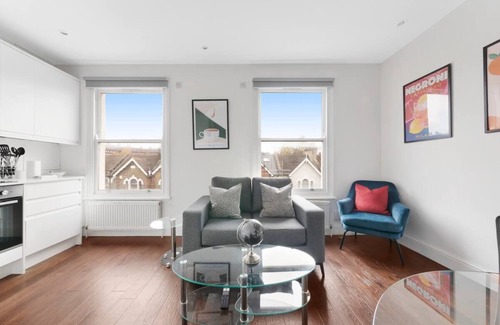 Highbury West Apartment | Elegant 2 BD | Terrace | Arsenal Tube 5' walk