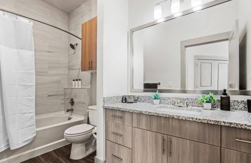 Fort Worth Apartment | Elegant 2 BD2 BA Retreat Ideal for Comfort Style