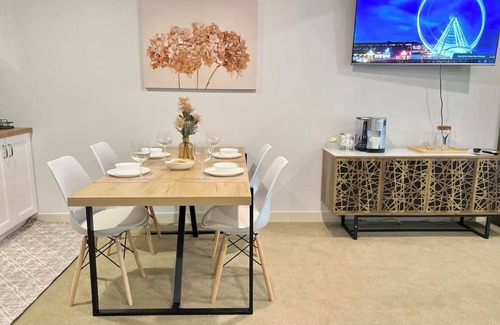 Cranston Apartment | Elegant 2 Bdr suite with cozy Fireplace & Privacy.