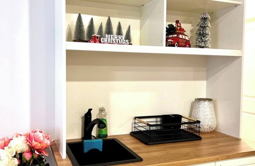 Cranston Apartment | Elegant 2 Bdr suite with cozy Fireplace & Privacy.