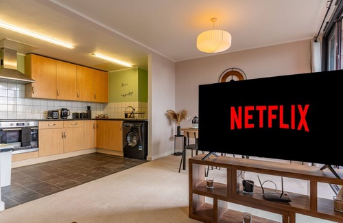 Highbury West Apartment | Elegant 2-Bed Suite next to Emirates Stadium