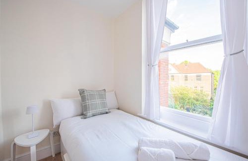 South Hampstead Apartment | Elegant 2-Bedroom Flat in London