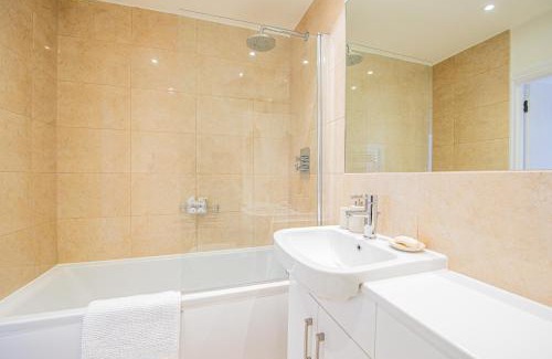 South Hampstead Apartment | Elegant 2-Bedroom Flat in London