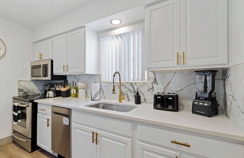 Tucson House | Elegant 2-bedroom townhome in Central Tucson with WiFi, AC