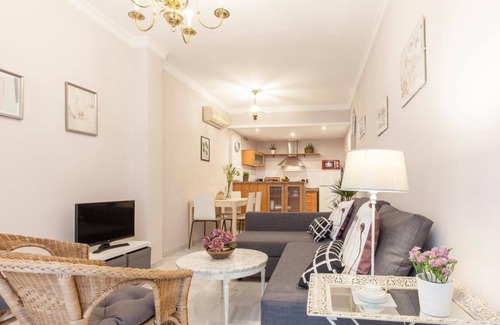 San Bartolome Apartment | Elegant 2 BR in the heart of Seville.A/C/WIFI AV