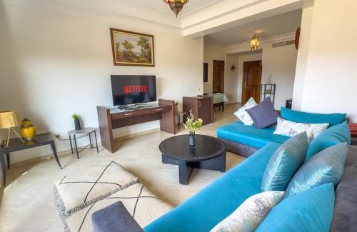 Arset El Bilk Apartment | Elegant 2-BR, Pool And Parking Hivernage Centre