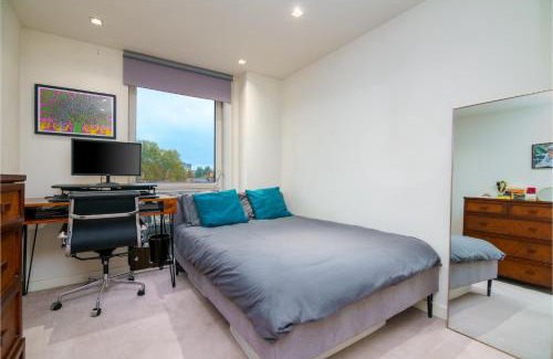 Hoxton West Apartment | Elegant 2BD Flat Near Old Street, London