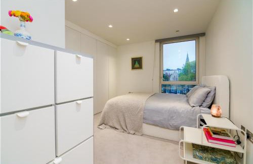 Hoxton West Apartment | Elegant 2BD Flat Near Old Street, London