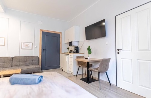 Meidling Apartment | Elegant 2BR Apartment - near Bahnhof Wien Meidling