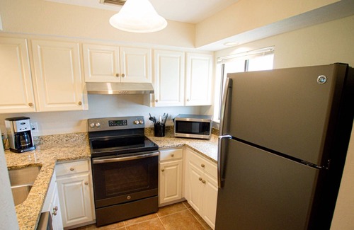 Wesley Chapel Condo | Elegant 2BR Golf View Condo w/Upgraded Kitchen, Patio & King Suite – Relax & Enjoy the Scenery!
