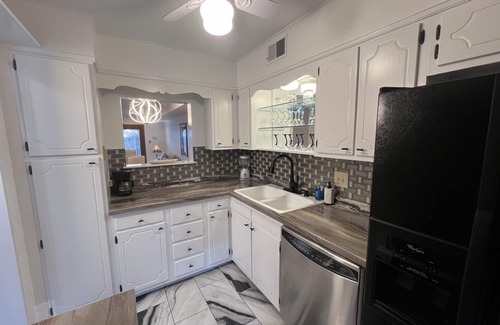 Little Rock Condo | Elegant 2BR Midtown Condo W/Flair