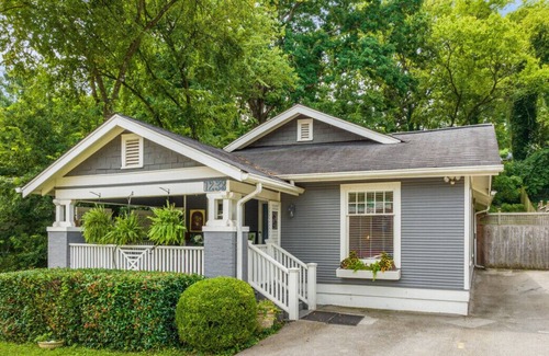 North Chattanooga House | Elegant 2BR North Chatt Bungalow-AMAZING Location!