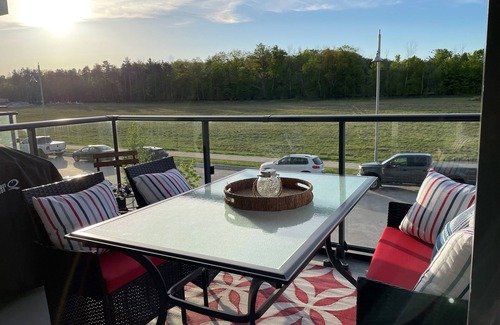 Innisfil Condo | Elegant 2brdm/2bath Condo at Friday Harbour w/balcony!