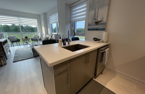 Innisfil Condo | Elegant 2brdm/2bath Condo at Friday Harbour w/balcony!