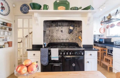 South Kensington House | Elegant 3 Bed 4 Bath South Kensington Home