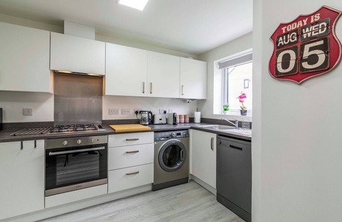 Nottingham House | Elegant 3 Bedroom House with Parking