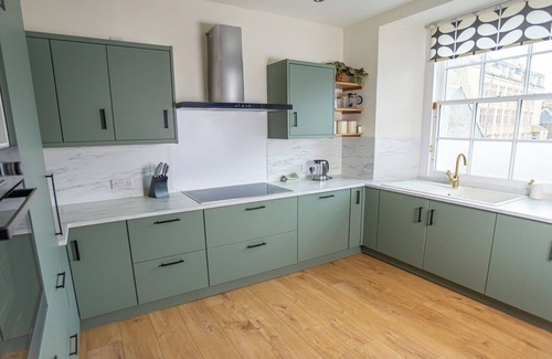 Perth Apartment | Elegant 3BD Georgian Retreat in Perth City Centre