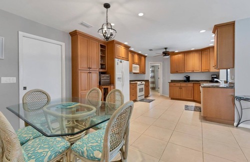 Charlotte Harbor House | 🥇 Elegant 3bd waterfront villa with a private pool and spa (CH863)