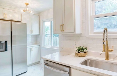 Cleveland House | Elegant 3BR Cleveland Home w/Designer Kitchen & Sunroom