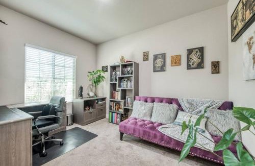 Roosevelt House | Elegant 3BR Home in Fresno