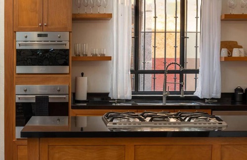 Zona Centro House | Elegant 3BR Home with Rooftop & Grill in Centro San Miguel