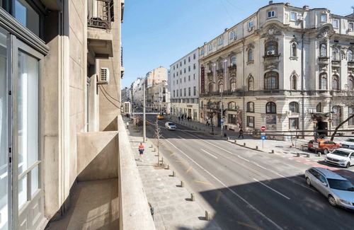 Bucharest City-Centre Apartment | Elegant 3BR Retreat - Steps away Cismigiu Gardens