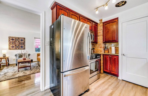 Royal Oak House | Elegant 4BR/3BA Home in Royal Oak- Super fast WiFi-5min to Downtown & Zoo