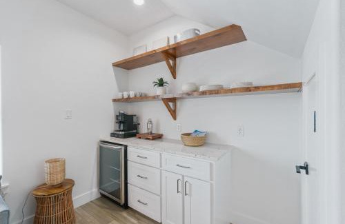 Bella Vista House | Elegant 4BR Coastal Escape with Stunning Views