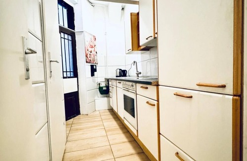 Brigittenau Apartment | Elegant 5BR Home Ideal for Families