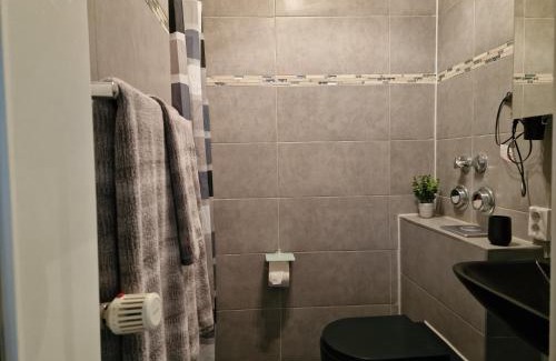 Schierstein Apartment | Elegant and Quiet