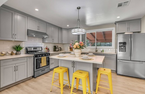 Monrovia House | Elegant and Stylishly Crafted Modern Home