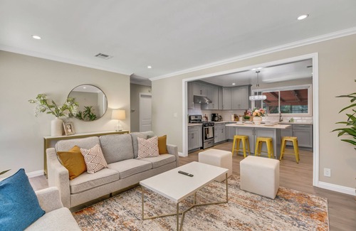 Monrovia House | Elegant and Stylishly Crafted Modern Home