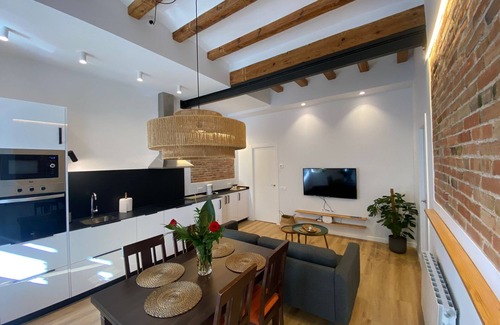 El Poble-sec Apartment | Elegant Apartment in Poble Sec