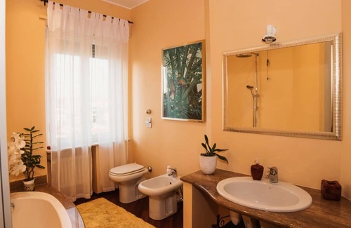Milan House | Elegant apartment in the center of Milan, perfect for holidays and business