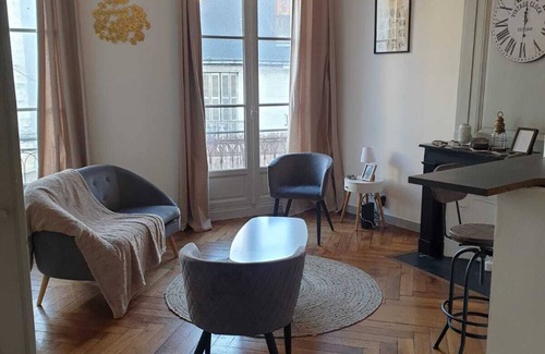 Tours City Centre Apartment | Elegant apartment in the heart of Old Tours