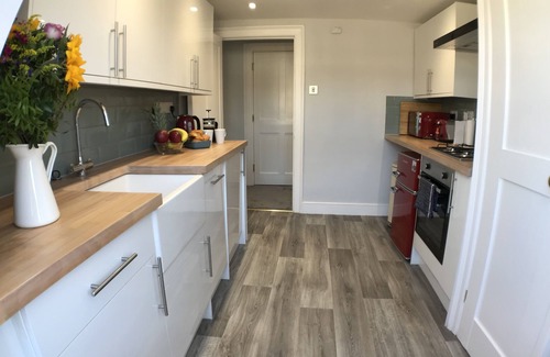 Bath Apartment | Elegant apartment steps from Roman Baths & Abbey