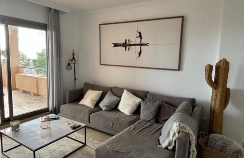 New Golden Mile Apartment | Elegant apartment, stunning views, fully renovated in la Hacienda del Senorio de Cifuentes